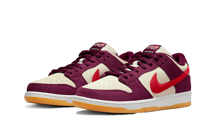 Skate Like a Girl x Nike SB Dunk Low Barely Rose - DX4589-600